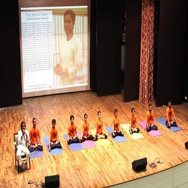 yoga-classes-in-rishikesh-india